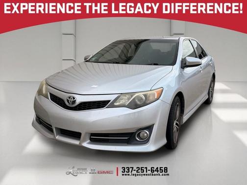 Classic Silver Metallic 2013 Toyota Camry SE