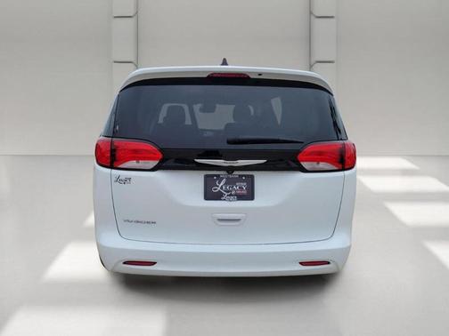 Bright White Clearcoat 2023 Chrysler Voyager LX