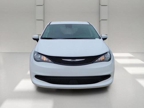 Bright White Clearcoat 2023 Chrysler Voyager LX