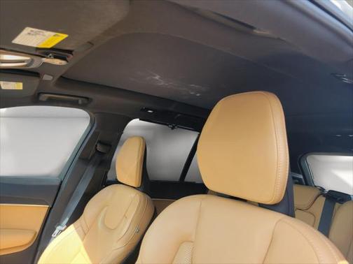 2024 Volvo XC90 Recharge Plug-In Hybrid T8 Ultimate Bright Theme 7-Seater