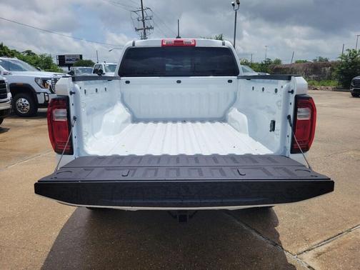 Summit White 2026 GMC Canyon Elevation