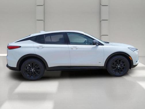 Summit White 2026 Buick Envista Sport Touring FWD