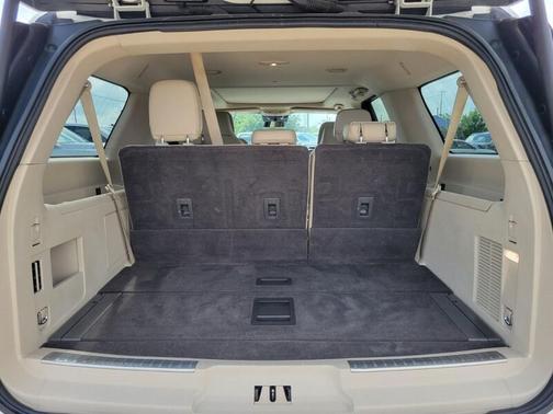 Pristine White 2020 Lincoln Navigator Reserve