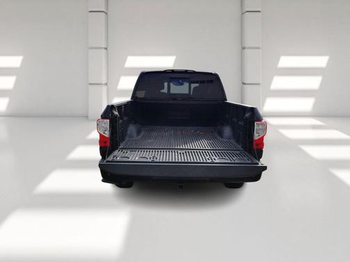 2020 Nissan Titan SV