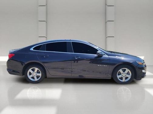 Dark Ash Metallic 2022 Chevrolet Malibu 1LS