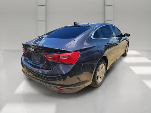 Dark Ash Metallic 2022 Chevrolet Malibu 1LS