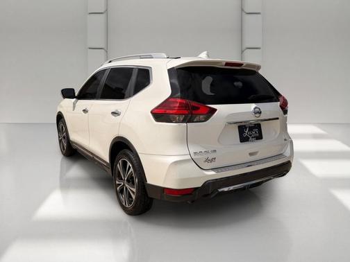 Pearl White 2017 Nissan Rogue SV