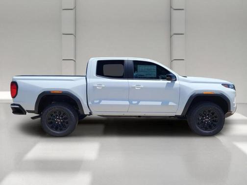 Summit White 2026 GMC Canyon Elevation