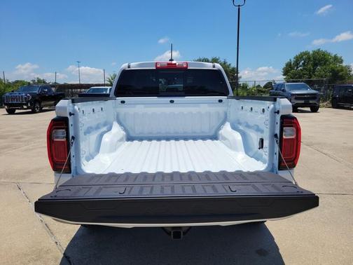 Summit White 2026 GMC Canyon Elevation