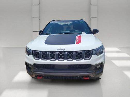 Bright White Clearcoat 2025 Jeep Compass Trailhawk