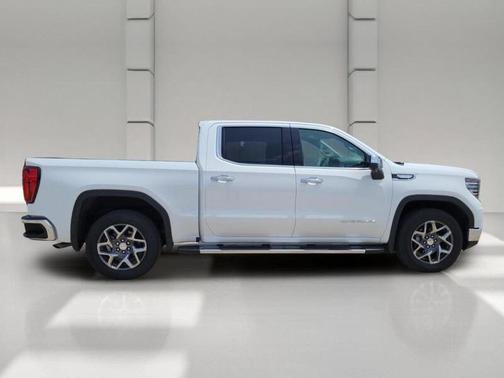 Summit White 2025 GMC Sierra 1500 SLT