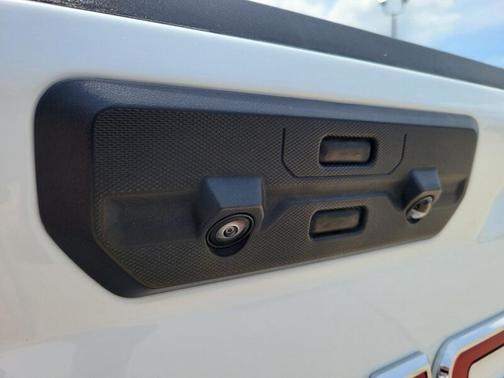 Summit White 2025 GMC Sierra 1500 SLT