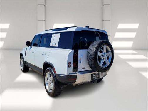 2020 Land Rover Defender 110 SE