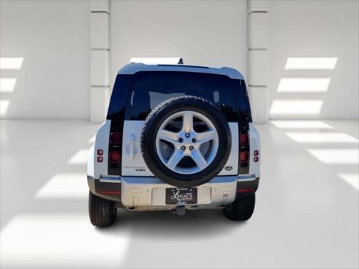 2020 Land Rover Defender 110 SE
