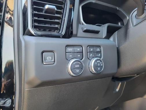Onyx Black 2024 GMC Sierra 2500 AT4