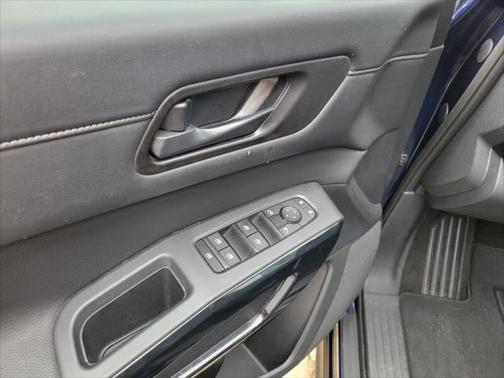 2024 Nissan Pathfinder SV FWD
