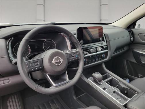 2024 Nissan Pathfinder SV FWD