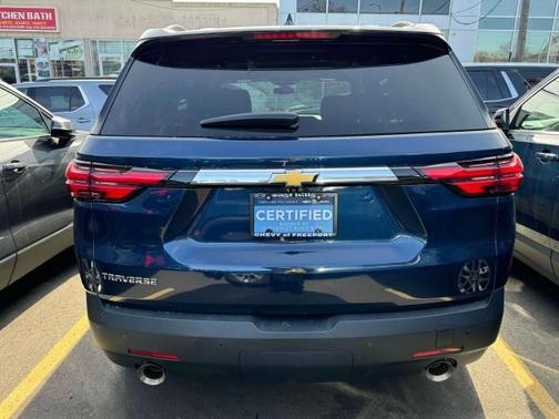2022 Chevrolet Traverse LT Cloth