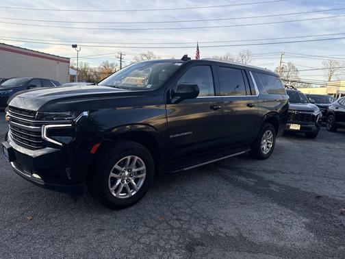2024 Chevrolet Suburban LT
