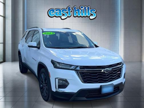 Summit White 2023 Chevrolet Traverse RS