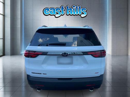 Summit White 2023 Chevrolet Traverse RS