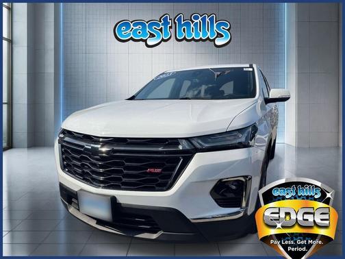 Summit White 2023 Chevrolet Traverse RS