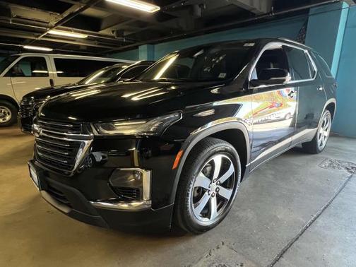 2022 Chevrolet Traverse LT Leather