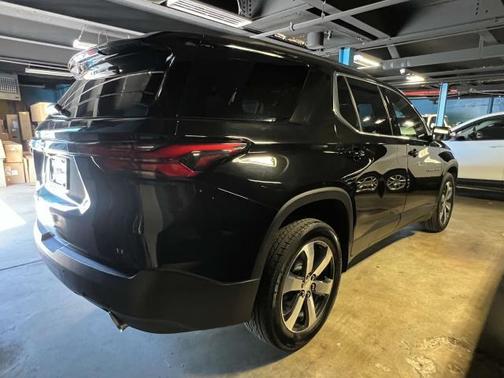 2022 Chevrolet Traverse LT Leather