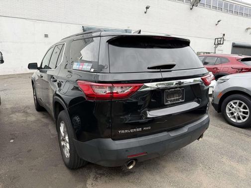 Mosaic Black Metallic 2021 Chevrolet Traverse LT Leather