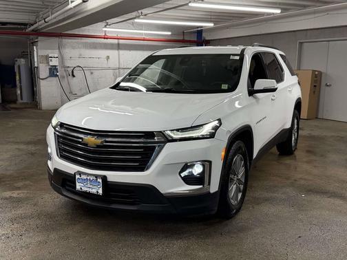 Summit White 2023 Chevrolet Traverse LT Cloth