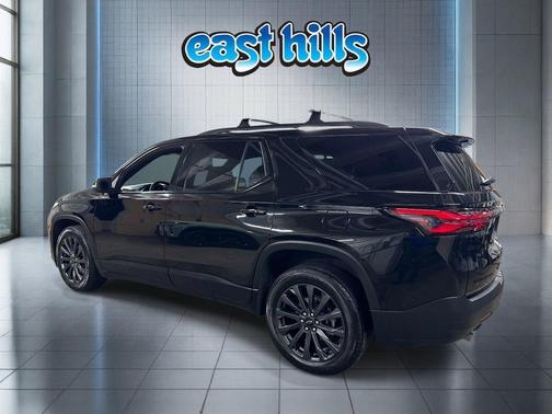 Mosaic Black Metallic 2023 Chevrolet Traverse RS