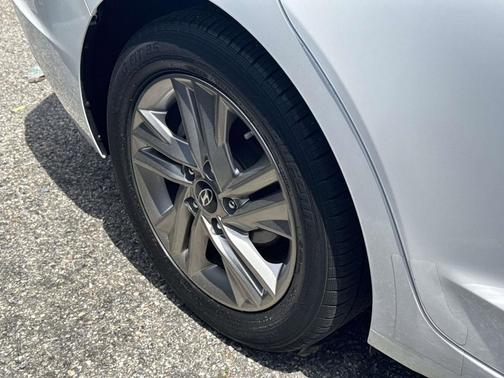 Quartz White Pearl 2019 Hyundai ELANTRA Value Edition