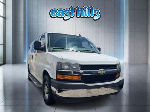 Summit White 2019 Chevrolet Express 2500 Work Van