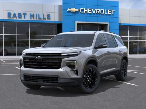Sterling Gray Metallic 2026 Chevrolet Traverse LT