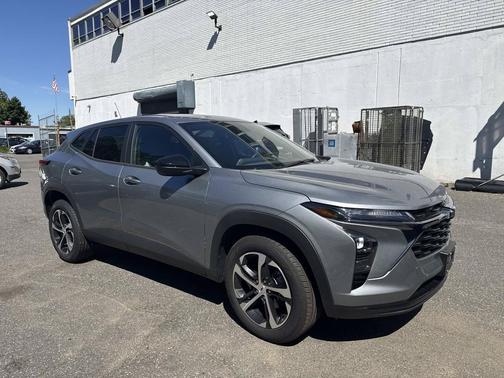 Sterling Gray Metallic 2026 Chevrolet Trax FWD 1RS