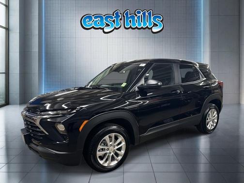 Mosaic Black Metallic 2026 Chevrolet Trailblazer LS