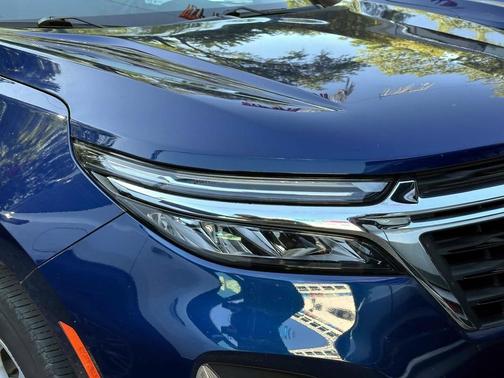 Blue Glow Metallic 2023 Chevrolet Equinox 1LT