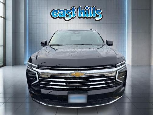 2025 Chevrolet Suburban LT