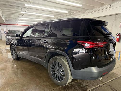 Mosaic Black Metallic 2023 Chevrolet Traverse RS