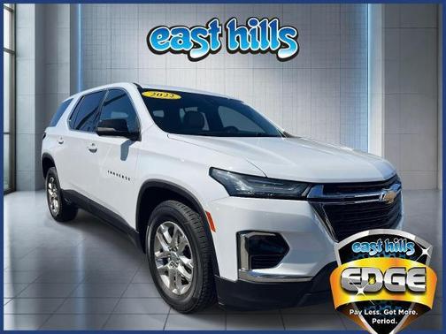 Summit White 2022 Chevrolet Traverse LS