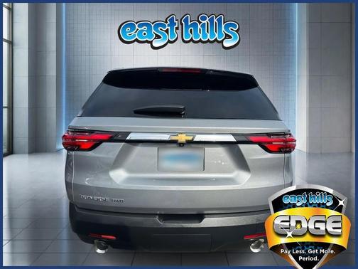 Sterling Gray Metallic 2023 Chevrolet Traverse LT Cloth