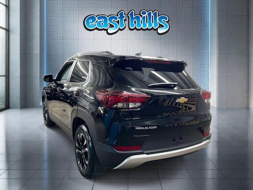 Mosaic Black Metallic 2023 Chevrolet Trailblazer LT