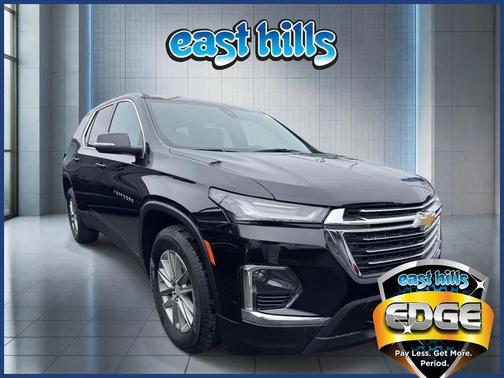 Mosaic Black Metallic 2023 Chevrolet Traverse LT Leather