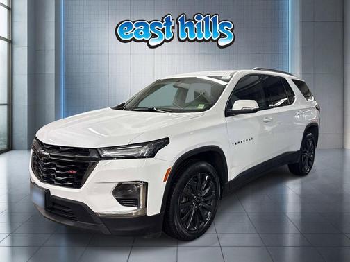 Summit White 2023 Chevrolet Traverse RS