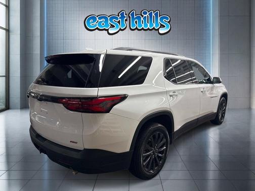 Summit White 2023 Chevrolet Traverse RS