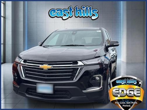 Mosaic Black Metallic 2023 Chevrolet Traverse LT Leather