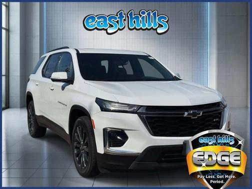 Summit White 2023 Chevrolet Traverse RS