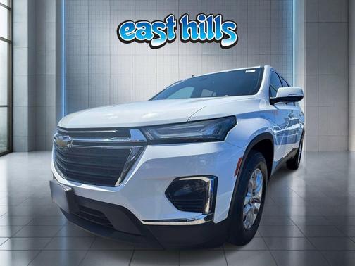 Summit White 2023 Chevrolet Traverse LS