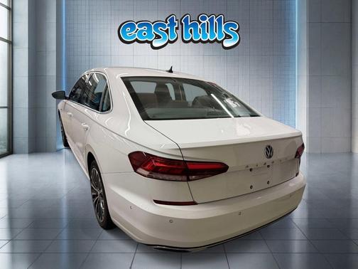 Pure White 2022 Volkswagen Passat 2.0T Limited Edition