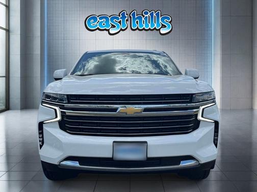 Summit White 2021 Chevrolet Suburban LT